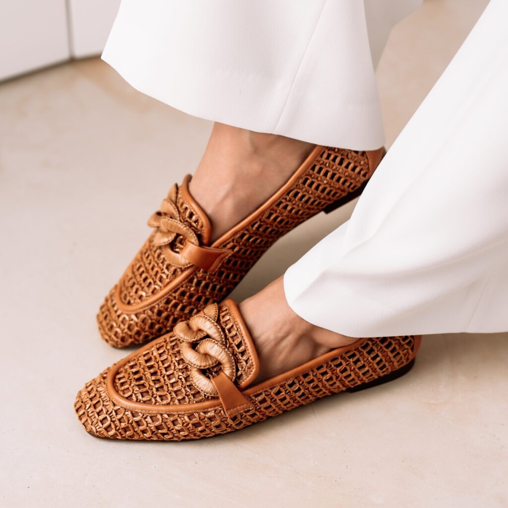 v3443a-camel