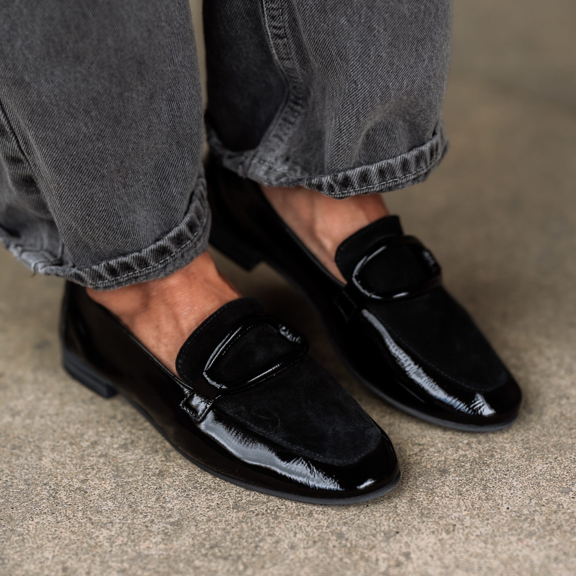 v3572v-noir